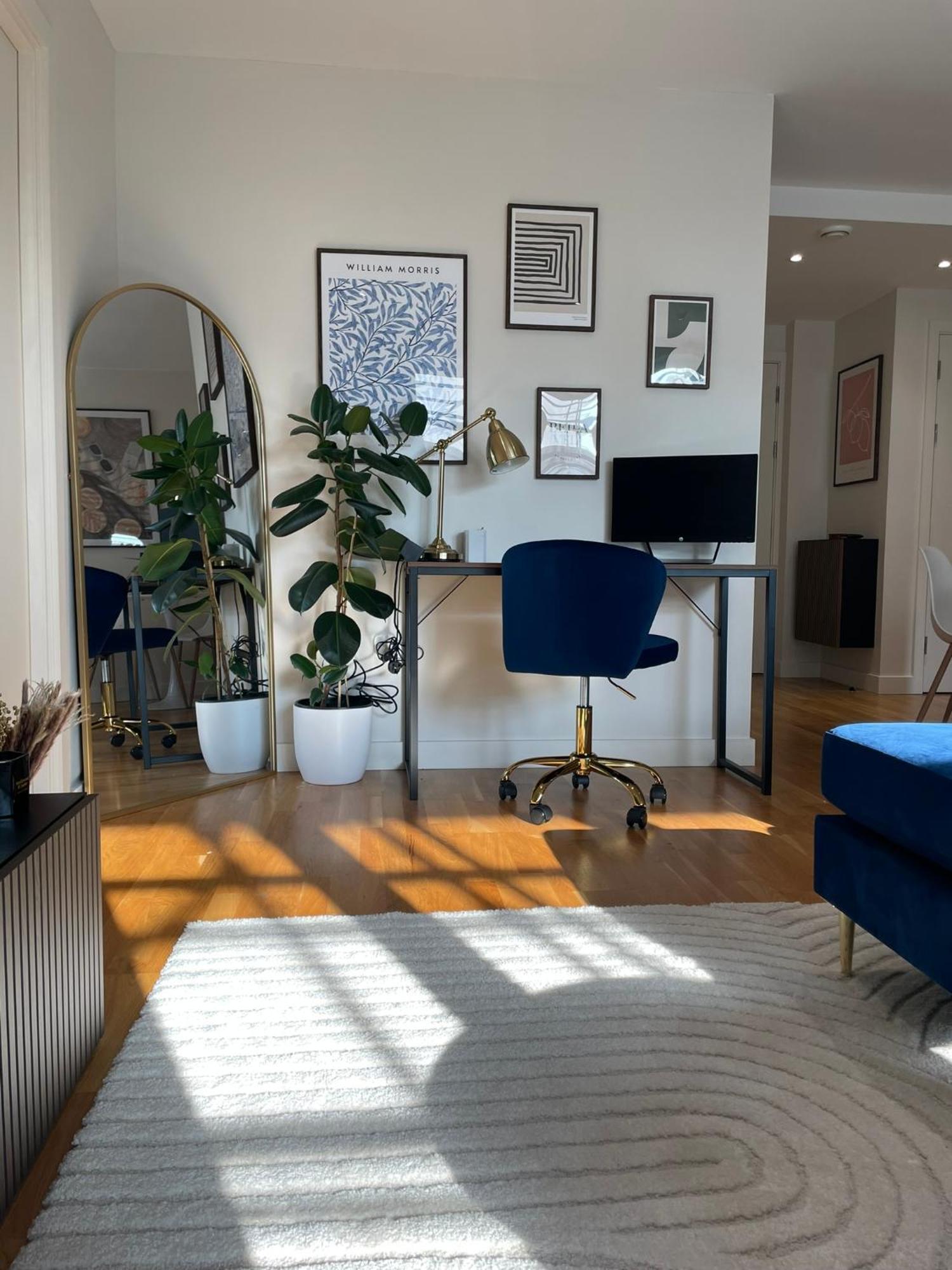 Luxury In Olympic Village Apartment London